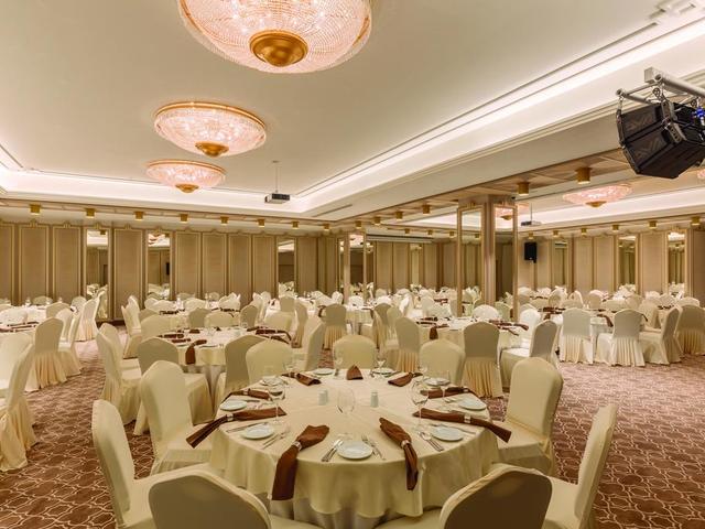 фото Ramada Hotel & Suites Istanbul Golden Horn изображение №22