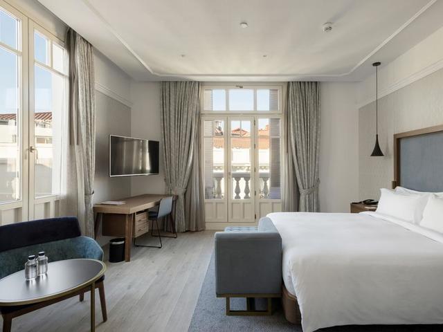 фото DoubleTree by Hilton Madrid-Prado изображение №18