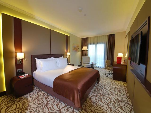 фотографии Ramada Hotel & Suites by Wyndham Istanbul Merter изображение №16