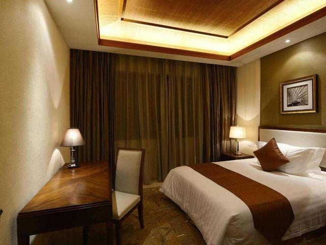 фото отеля ShiXiShu JianGuo Yalong Bay Resort изображение №9