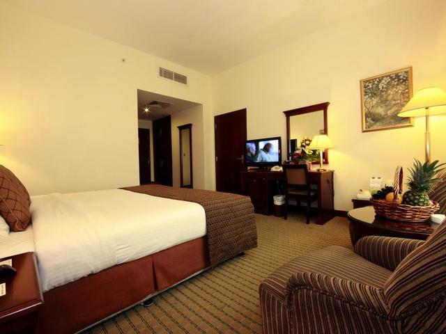 фотографии Howard Johnson Bur Dubai (ex. Highland Hotel; Arif Castle) изображение №8