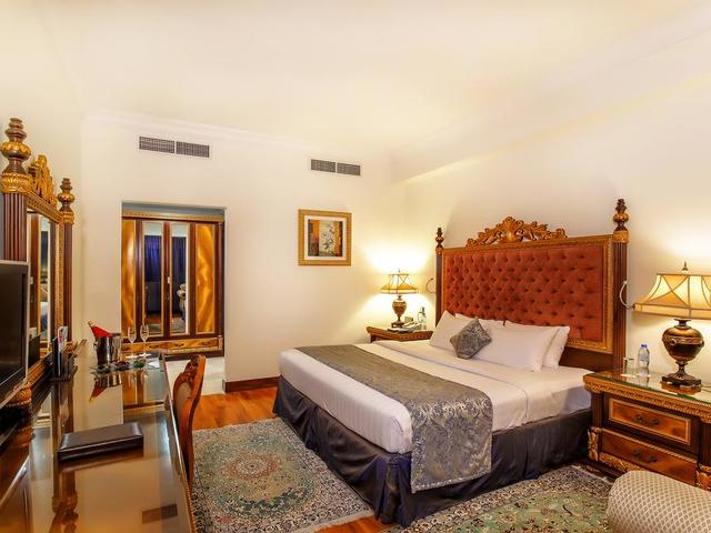 фото отеля Grand Excelsior Hotel - Bur Dubai (ex. Dhow Palace Hotel) изображение №17