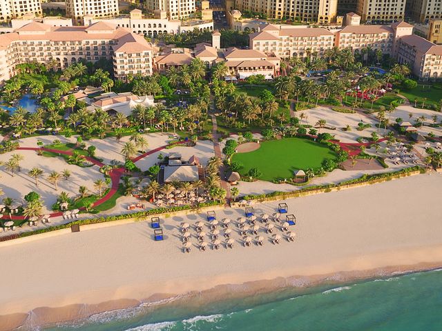 фото отеля The Ritz-Carlton Dubai изображение №1
