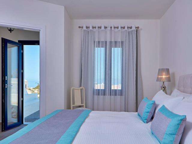 фото La Maltese Oia Luxury Suites изображение №30