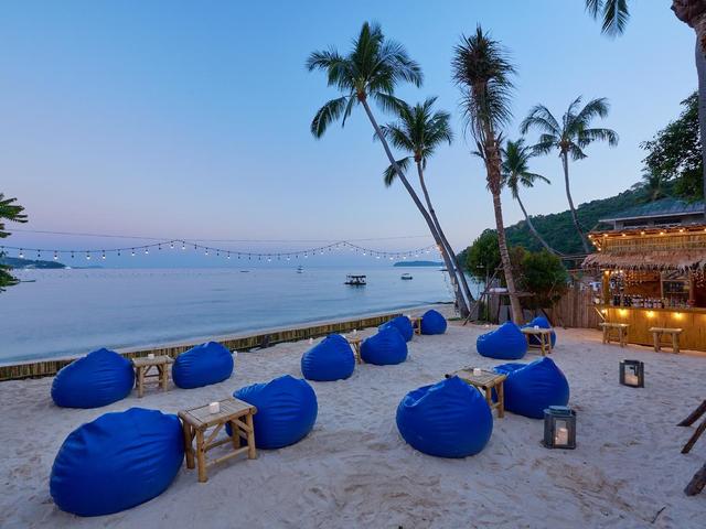 фото отеля Bandara Phuket Beach Resort изображение №25