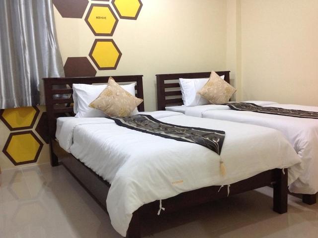 фотографии Beehive Patong Hostel изображение №20