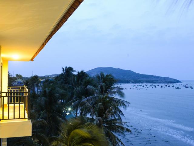 фото отеля Hon Rom Central Beach Resort изображение №25