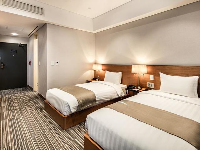 фото Golden Tulip Incheon Airport Hotel and Suites изображение №26