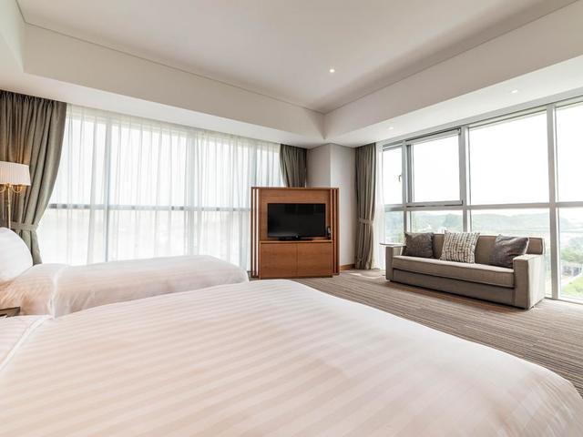фото Golden Tulip Incheon Airport Hotel and Suites изображение №10