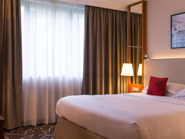 фото отеля Crowne Plaza Paris - Neuilly (ех. Movenpick Hotel Paris Neuilly; Courtyard Paris Neuilly) изображение №25