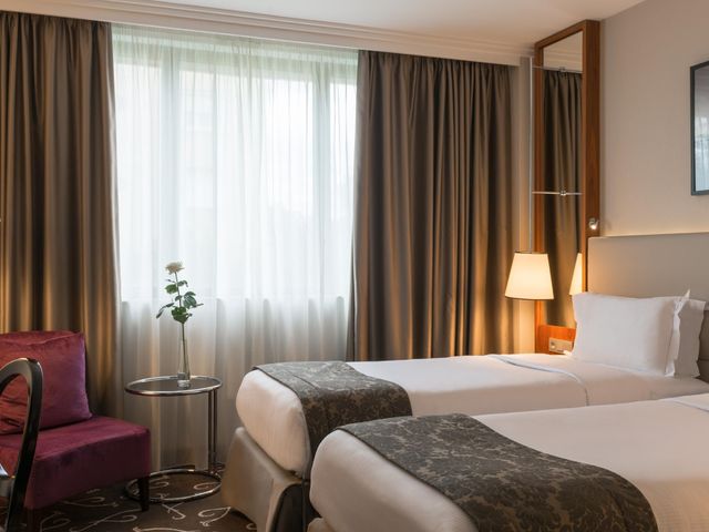 фотографии Crowne Plaza Paris - Neuilly (ех. Movenpick Hotel Paris Neuilly; Courtyard Paris Neuilly) изображение №16