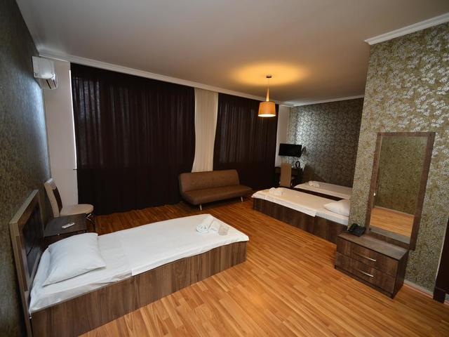 фото Green Hotel (ex. Holiday House Batumi) изображение №42