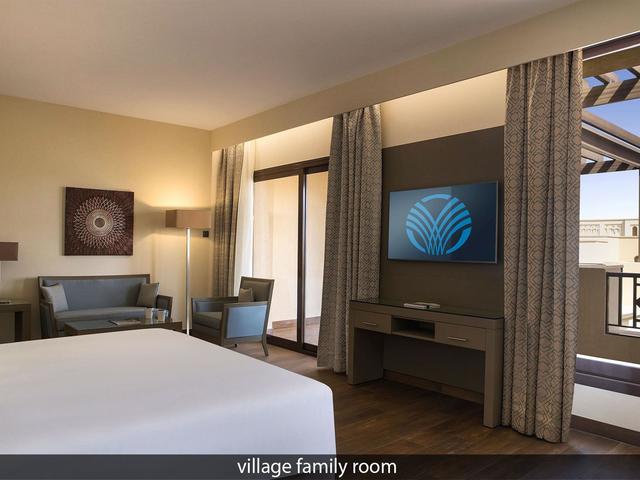 фотографии отеля The Village at The Cove Rotana изображение №3