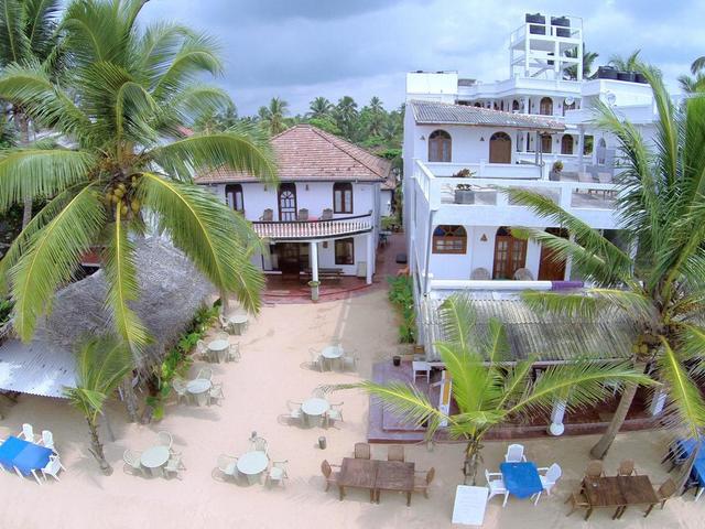 фото отеля Royal Beach Hotel & Restaurant изображение №1