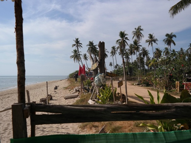 фотографии отеля Lanta Wild Beach Resort изображение №3