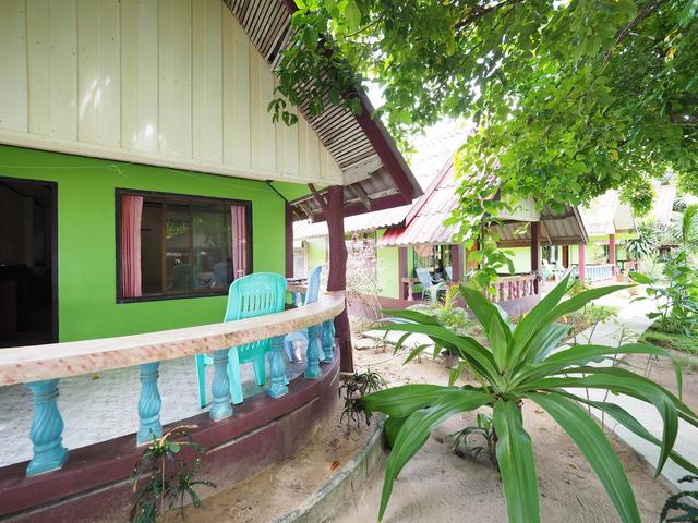 фотографии отеля Lanta Darawadee Resort изображение №15