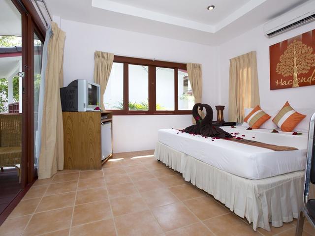 фото отеля Hacienda Beach (еx. Maenamburi Resort) изображение №25