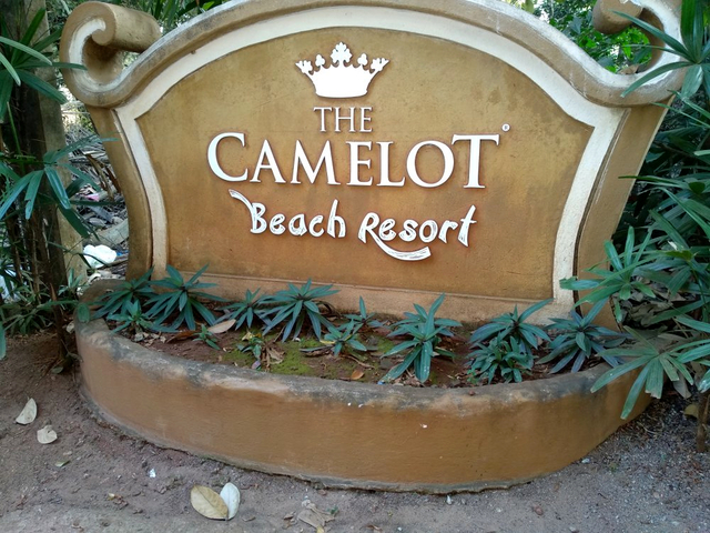 фотографии отеля The Camelot Beach Resort изображение №11