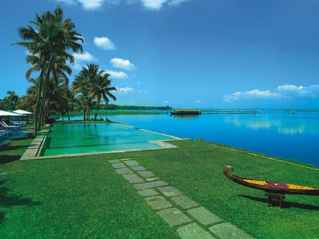 фото Kumarakom Lake Resort изображение №2