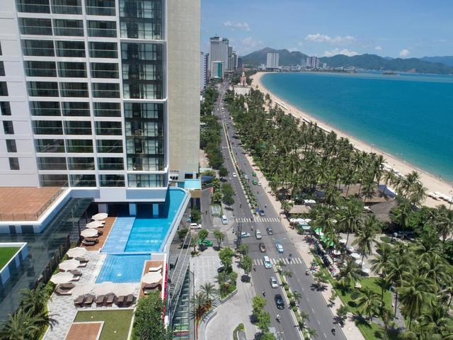 фото отеля Vinpearl Beachfront Nha Trang изображение №1