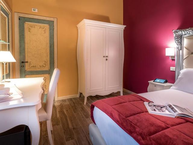 фото отеля Residenza Conte di Cavour изображение №17