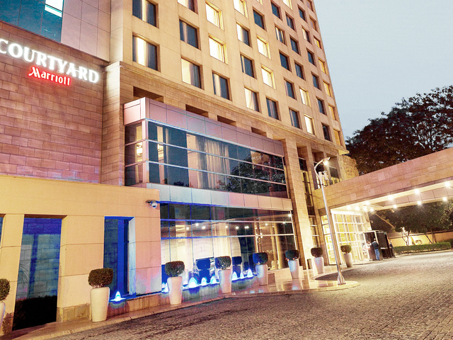 фото отеля Courtyard by Marriott Gurugram Downtown (ex. Courtyard Gurgaon) изображение №1