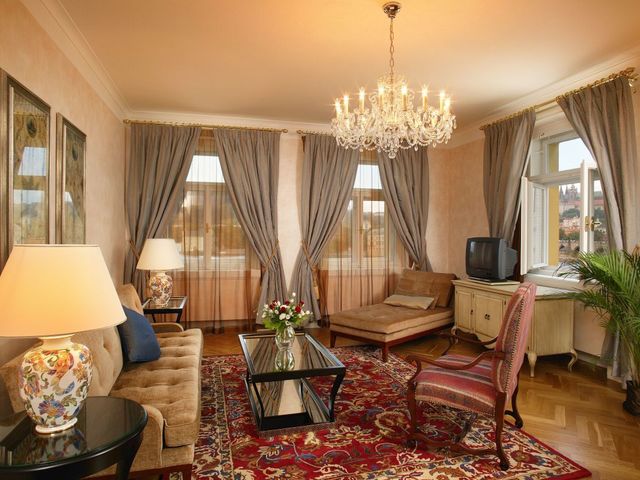 фотографии отеля Smetana (ex. Pachtuv Palace; Suite Hotel Pachtuv Palace Prague) изображение №23