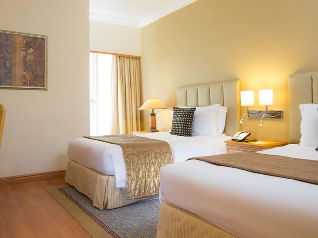 фото отеля Millennium Plaza Downtown Suites (ex. Crowne Plaza Dubai Apartments) изображение №13