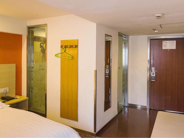 фото отеля Motel 168 Shanghai Sinan Road изображение №25