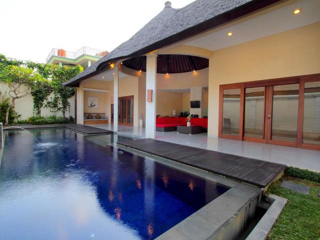 фотографии отеля Oval Villa Bali изображение №3