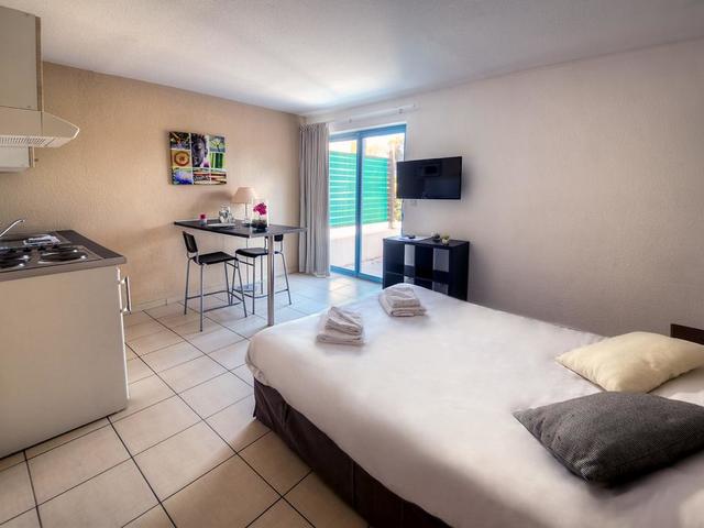 фото отеля Zenitude Hotel-Residences La Tour de Mare (ех. 566 Via Aurelia) изображение №5