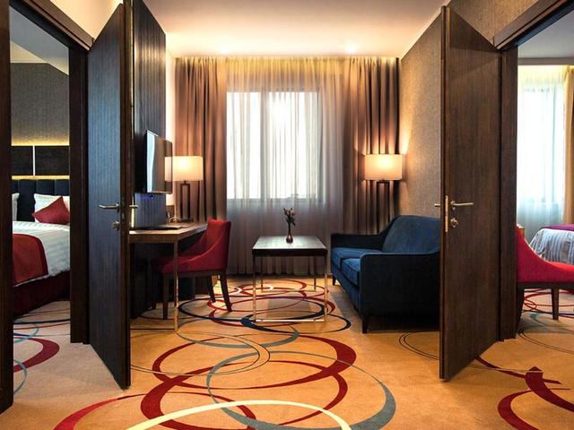фото Ramada Hotel And Suites By Wyndham изображение №10