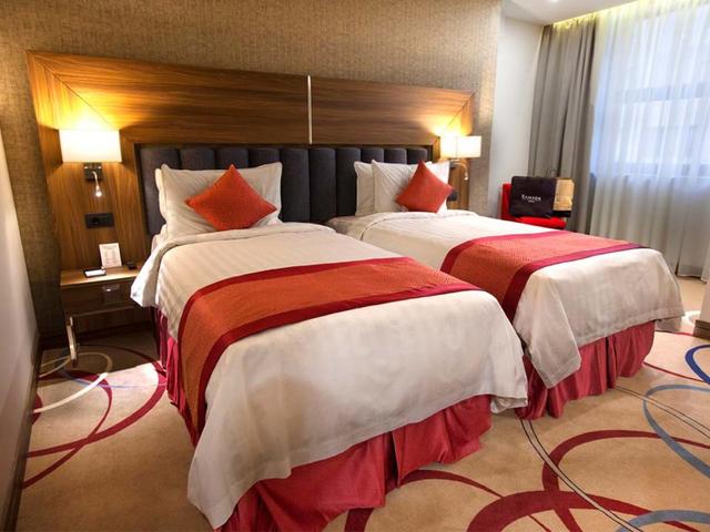 фото отеля Ramada Hotel And Suites By Wyndham изображение №9