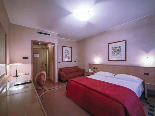 фото Monica Hotel Fiera изображение №34