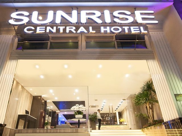 фото отеля Sunrise Central (ex. Thanh Lien) изображение №1