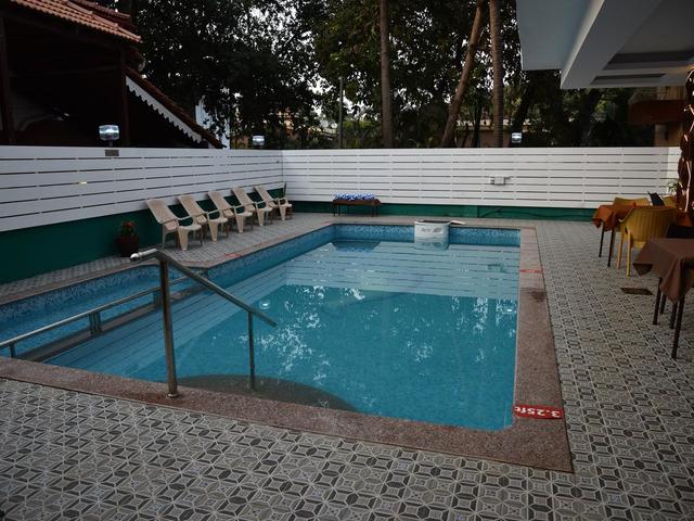 фото отеля De Falcon Goa Beach Resort изображение №33