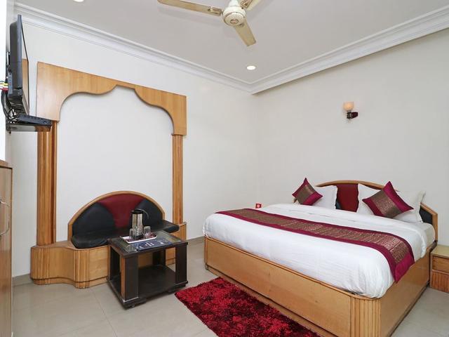 фото отеля OYO 10562 Paharganj (ex. Kumar Palace) изображение №17