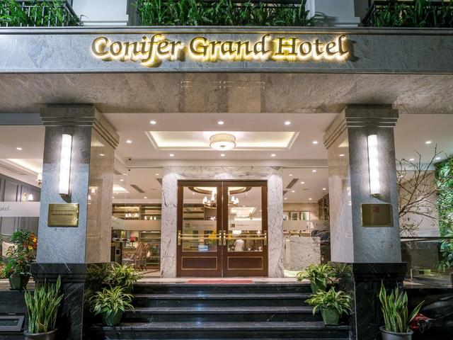 фото отеля Conifer Grand изображение №1