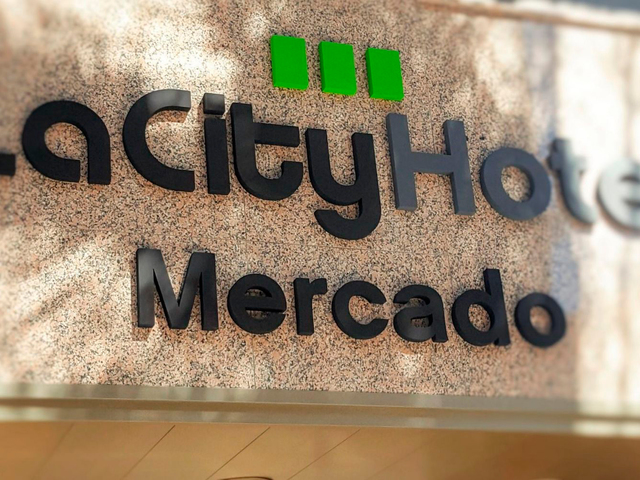 фото отеля Hotusa La City Mercado изображение №1