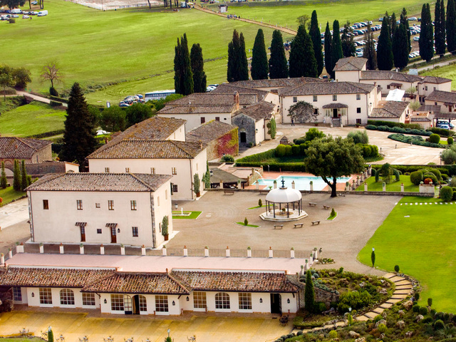 фото отеля La Bagnaia Golf & Spa Resort Siena, Curio Collection by Hilton (ex. Borgo La Bagnaia) изображение №1