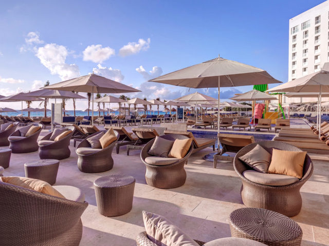 фото отеля Royalton CHIC Suites Cancun Resort & Spa (ex. Royalton Suites Resort & Spa) изображение №17