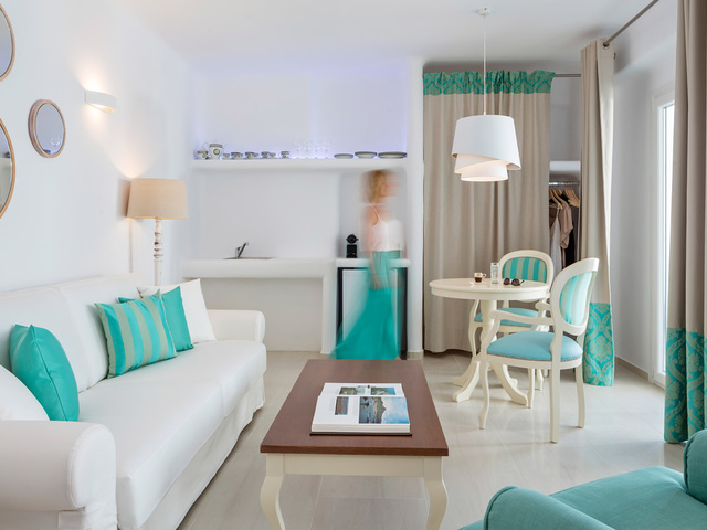 фото Colours of Mykonos Luxury Residences & Suites изображение №18
