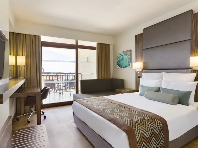 фото отеля Ramada Resort Akbuk изображение №13