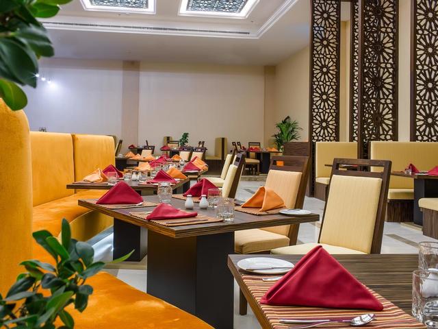 фотографии отеля Western Madinat Zayed изображение №47