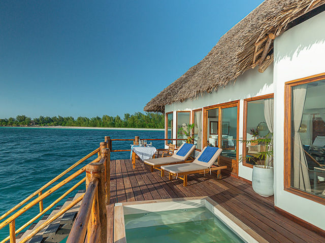 фотографии отеля Isaraya Luxury Over Water Villas изображение №19