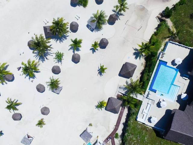 фото отеля Isaraya Luxury Over Water Villas изображение №9
