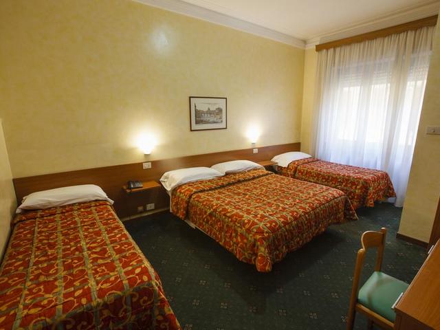 фото Adriatic Hotel изображение №2