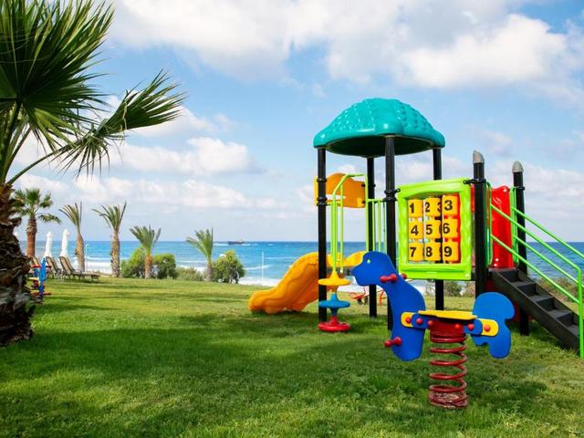 фотографии Louis Paphos Breeze (ex. Pafian Park Holiday Village) изображение №12