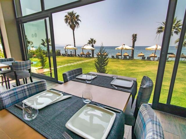 фото Maia Luxury Beach Hotel & Spa изображение №10