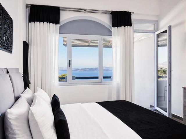 фото отеля Mr. and Mrs. White Santorini изображение №5